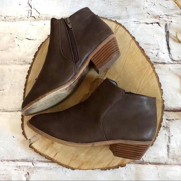 Ecote Shoes - URban Outfitters Booties 